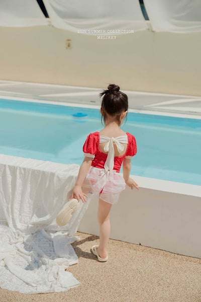 052319紅色泳裝3