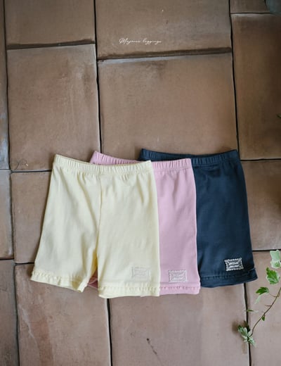 032360蕾絲標籤短褲(三色)1