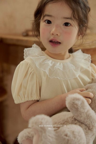 040137浪漫荷葉領上衣(兩色)1