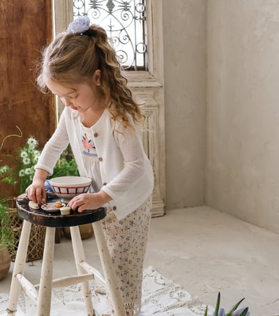 032328下擺花邊外套(三色)11