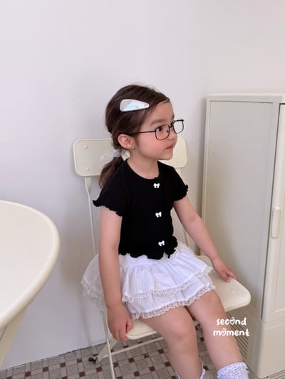 050637蝴蝶結捲邊上衣(兩色)10