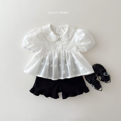 042522翻領白上衣5