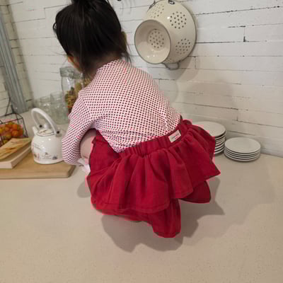 11209紅點點捲邊上衣5