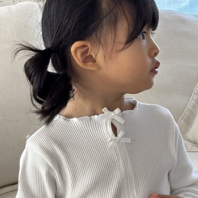 11223蝴蝶結造型上衣(兩色)6