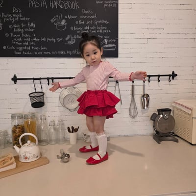 11209紅點點捲邊上衣6