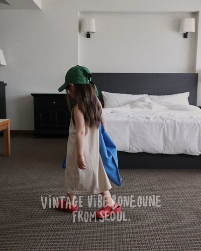 041743英文背心裙(兩色)9