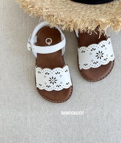 042410雕花涼鞋(兩色)4