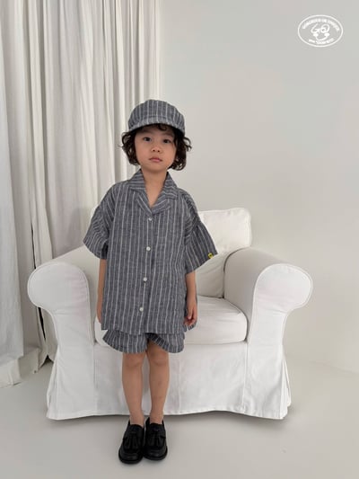 041613翻領直紋上衣(兩色)4