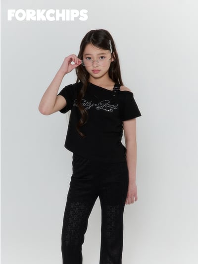 042047造型英文上衣(兩色)5