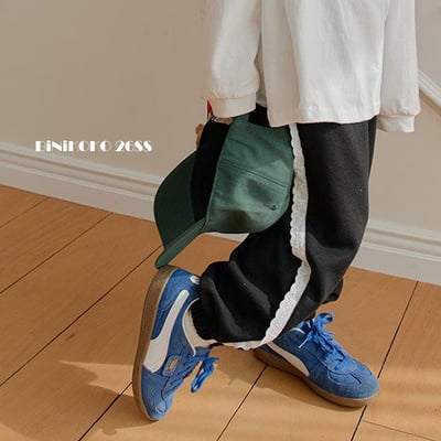 42930側邊雕花束口褲(三色)11