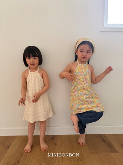 042905夏日綁帶連身裙(兩色)9