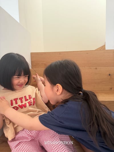 042933英文上衣(兩色)7