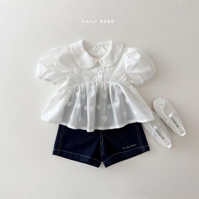 042522翻領白上衣7