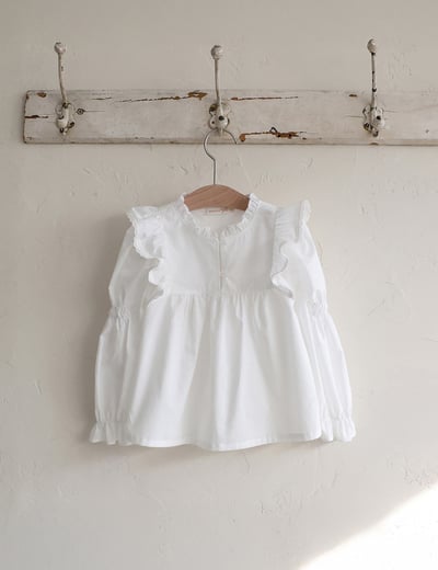 15507花邊造型上衣(兩色)4