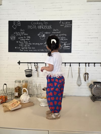 032612草莓束口褲(兩色)9