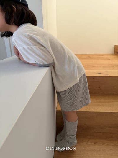 042915滾邊上衣(兩色)15