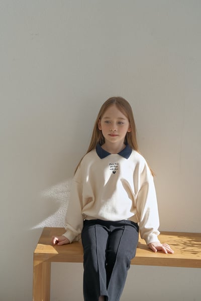 25418翻領愛心英文上衣(兩色)8