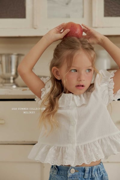 040153翻領雕花上衣1