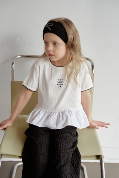 032710造型英文上衣(兩色)7