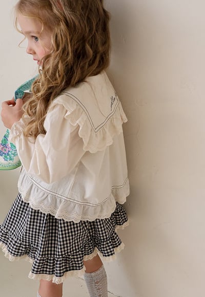 15502翻領雕花上衣(兩色)11