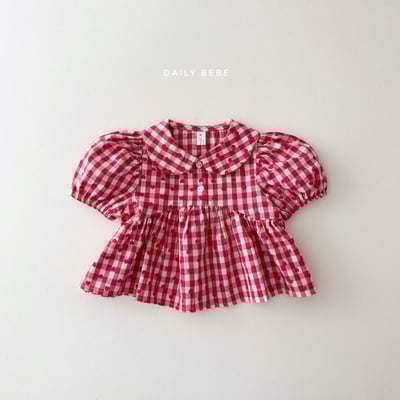 042521翻領紅格子上衣1