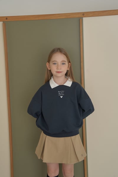 25418翻領愛心英文上衣(兩色)3