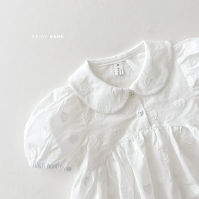 042522翻領白上衣2