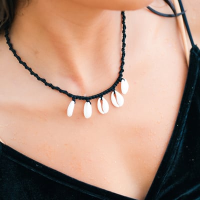 COWRIE 貝殼項鍊(黑)1