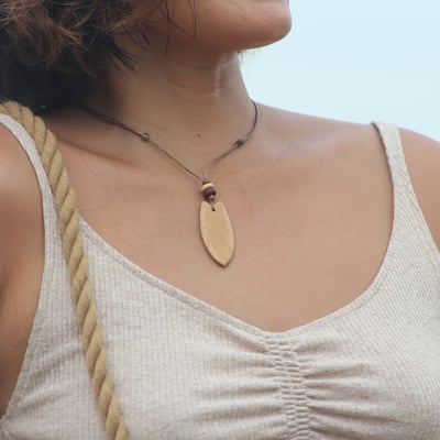 MU SURF 衝浪魚板項鍊 (紅雪松木)3