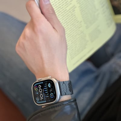 Just Mobile｜JM 1K 碳纖維磁扣式 Apple Watch 錶帶 WB42-100CF4