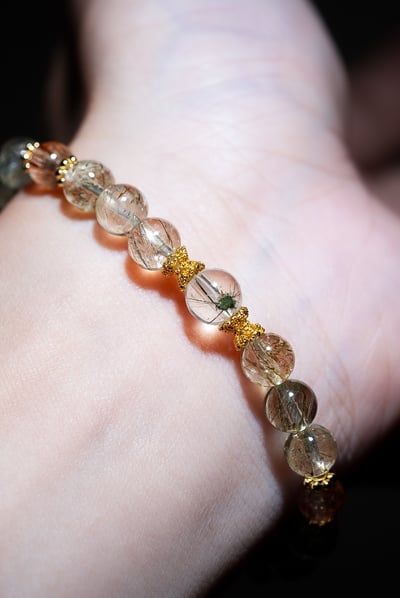 【星海綻放．豐盛對焦】 Rosa.G 海膽水晶 x 紅銅鈦 x 綠碧璽髮晶設計手鍊5