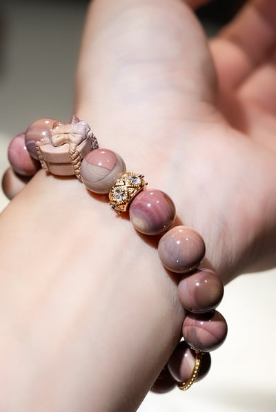 【大地童話】阿拉善萌熊．溫潤守護5