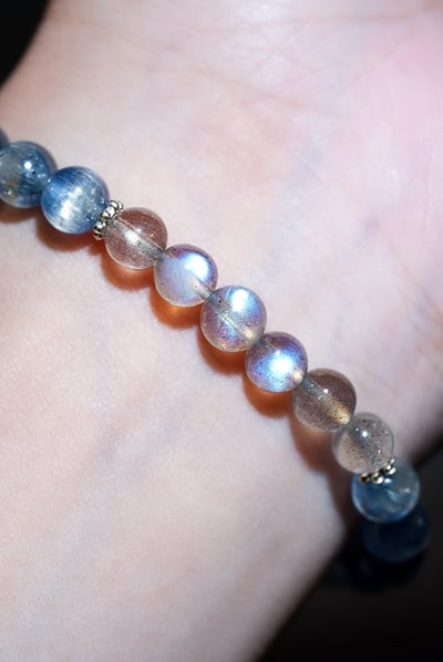 【曜藍金鋒．清醒掠奪】 Rosa.G 頂級鈦晶 x 強藍光拉長石 x 貓眼藍晶石能量手鍊6