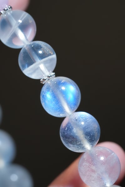 【冰川對焦．直覺掠奪】 Rosa.G 星光白幽靈 x 藍晶石 x 藍月光 x 紫鋰輝設計手鍊2