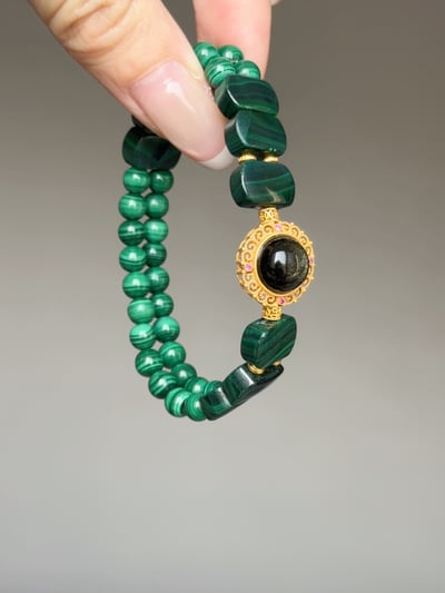 【黑金雀翎】拒絕情勒，專心搞錢搞事業1