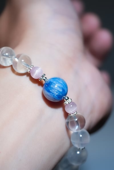 【冰川對焦．直覺掠奪】 Rosa.G 星光白幽靈 x 藍晶石 x 藍月光 x 紫鋰輝設計手鍊5
