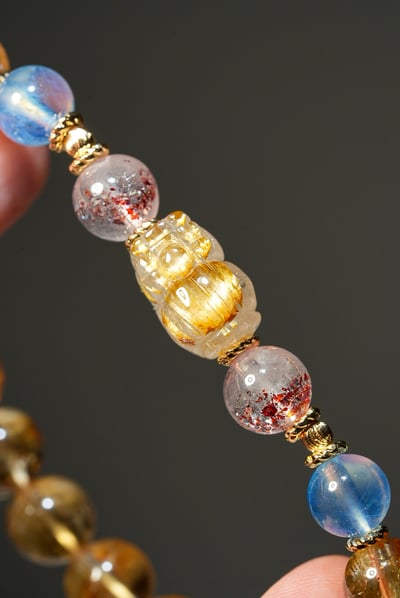 【全能通殺・高EQ招財】Rosa.G 海穹御金｜黃塔晶 𝘹 海藍寶 𝘹 超七草莓晶 𝘹 鈦晶貔貅手鍊7