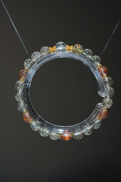 【星海綻放．豐盛對焦】 Rosa.G 海膽水晶 x 紅銅鈦 x 綠碧璽髮晶設計手鍊1