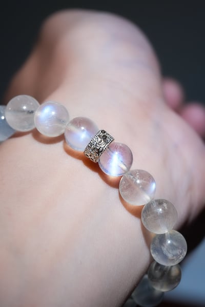 【冰川對焦．直覺掠奪】 Rosa.G 星光白幽靈 x 藍晶石 x 藍月光 x 紫鋰輝設計手鍊4