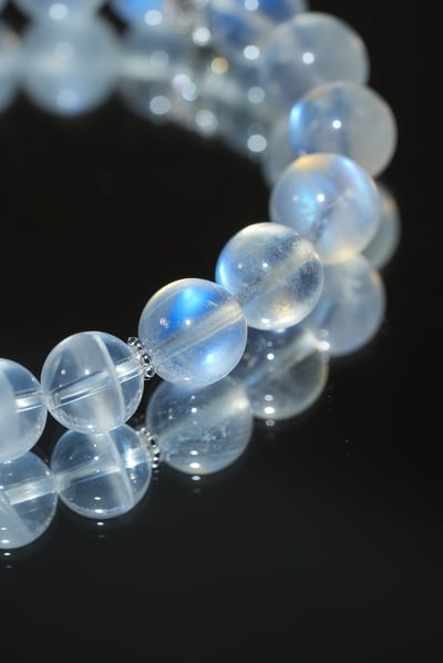 【冰川對焦．直覺掠奪】 Rosa.G 星光白幽靈 x 藍晶石 x 藍月光 x 紫鋰輝設計手鍊6