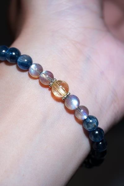 【曜藍金鋒．清醒掠奪】 Rosa.G 頂級鈦晶 x 強藍光拉長石 x 貓眼藍晶石能量手鍊8