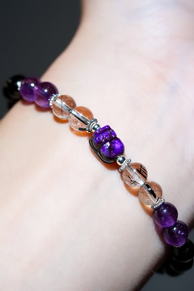 【紫金守護．權威轉化】 Rosa.G 舒俱萊貔貅 x 金運石 x 紫水晶 x 黑髮晶設計手鍊3