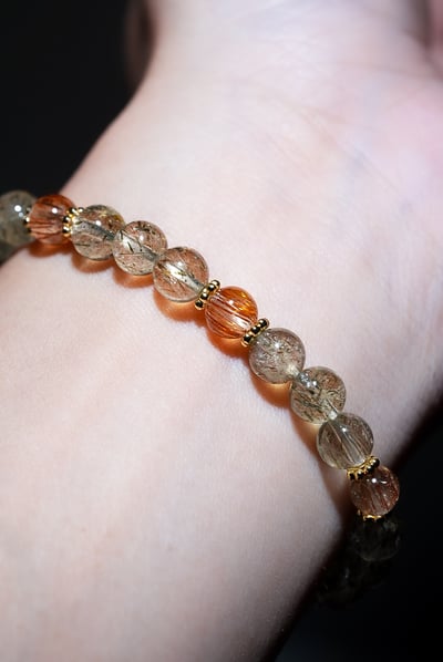 【星海綻放．豐盛對焦】 Rosa.G 海膽水晶 x 紅銅鈦 x 綠碧璽髮晶設計手鍊2