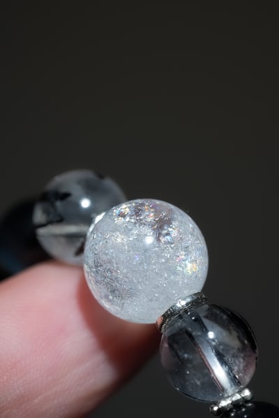 【看穿偽善・高頻淨化】 Rosa.G 淨界迴聲｜阿塞白水晶透體黑髮灰藍虎眼 手鍊5