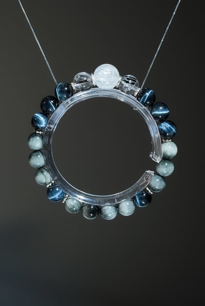 【看穿偽善・高頻淨化】 Rosa.G 淨界迴聲｜阿塞白水晶透體黑髮灰藍虎眼 手鍊1