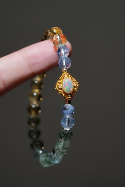 【靈感突圍．顯化全域】 Rosa.G 鑲嵌歐珀 x 綠幽靈 x 黃水晶 x 藍線石設計手2