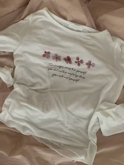 溫柔花朵輕薄打底上衣2