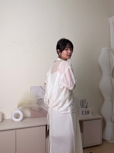 天絲光澤微透氣質上衣 白5