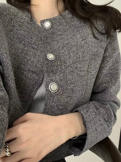 銀色鏤空鈕扣短版外套7