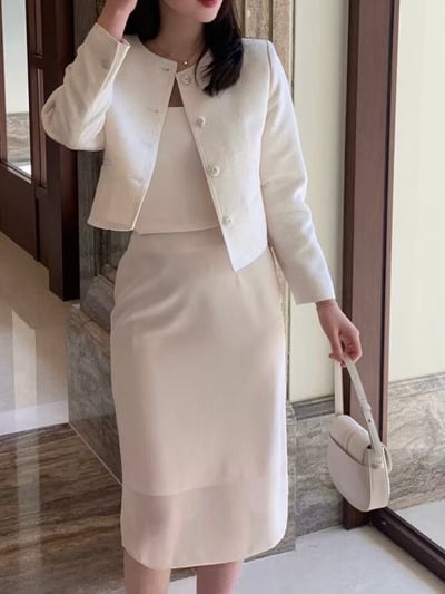 銀色鏤空鈕扣短版外套1